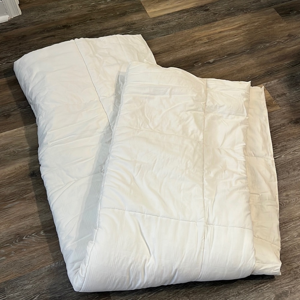 Eddie Bauer Full White Comforter